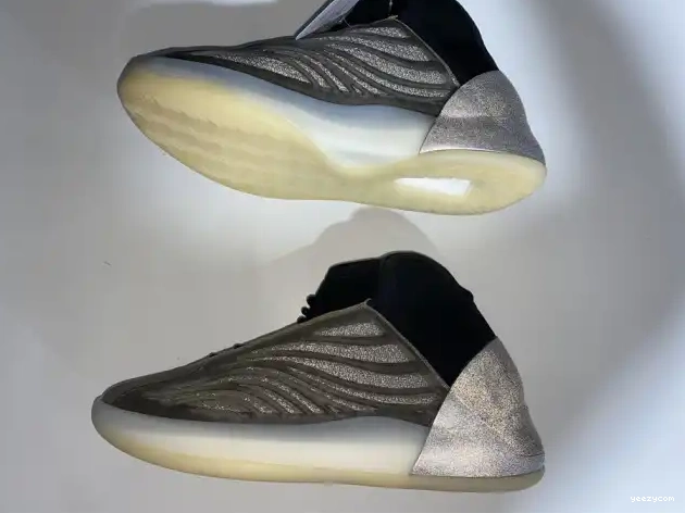 Quantum Barium Yeezy Adidas H68771 0522